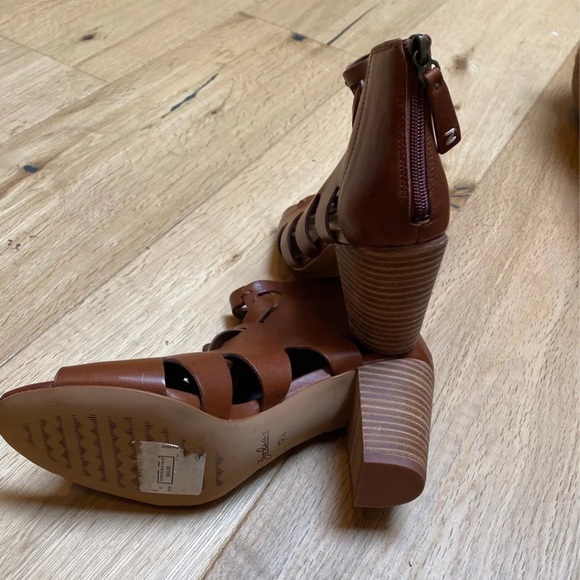 Zodiac woman’s Camila Sandals size 9.5 - Picture 5 of 5